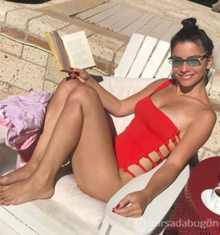 Merve Boluğur kırmızı mayosuyla sosyal medyayı salladı
