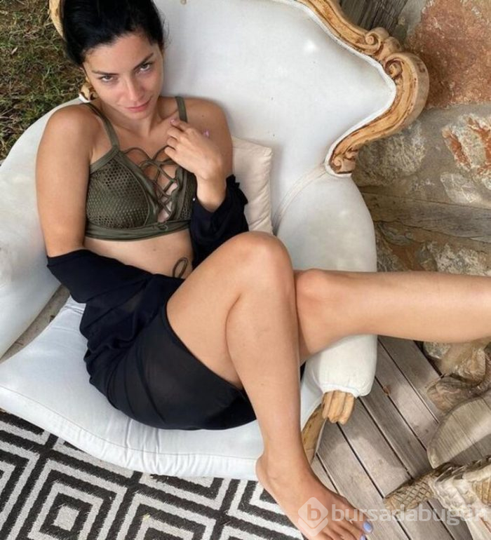 Merve Boluğur kırmızı mayosuyla sosyal medyayı salladı