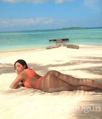 Demi Rose bikinili paylaşımlarıyla sosyal medyayı salladı!
