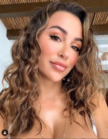 Ana Cheri'nin ayna pozu sosyal medyayı salladı!