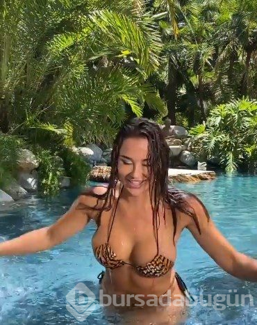 Ana Cheri'nin ayna pozu sosyal medyayı salladı!