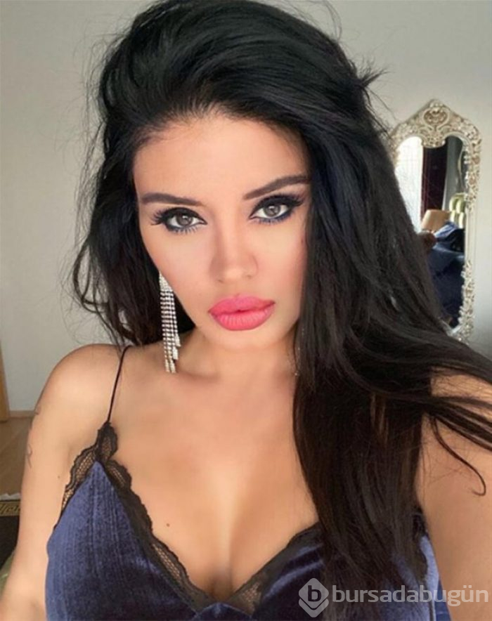 Ebru Polat yeni imajıyla birlikte mesleğini açıkladı