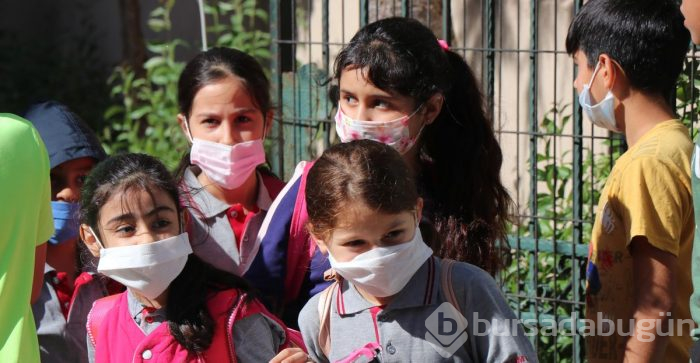 Prof. Dr. Ertuğrul: Maske değiştiren çocukların koronavirüs bulaştırma riski var