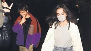 Burak Yörük sosyal mesafesiz, maskesiz  partide!