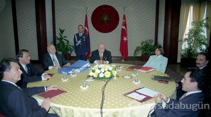 Mesut Yılmaz kimdir?