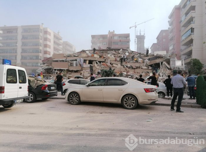 İzmir'deki 6.6'lık depremden kareler