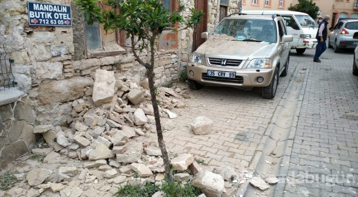 İzmir'deki 6.6'lık depremden kareler