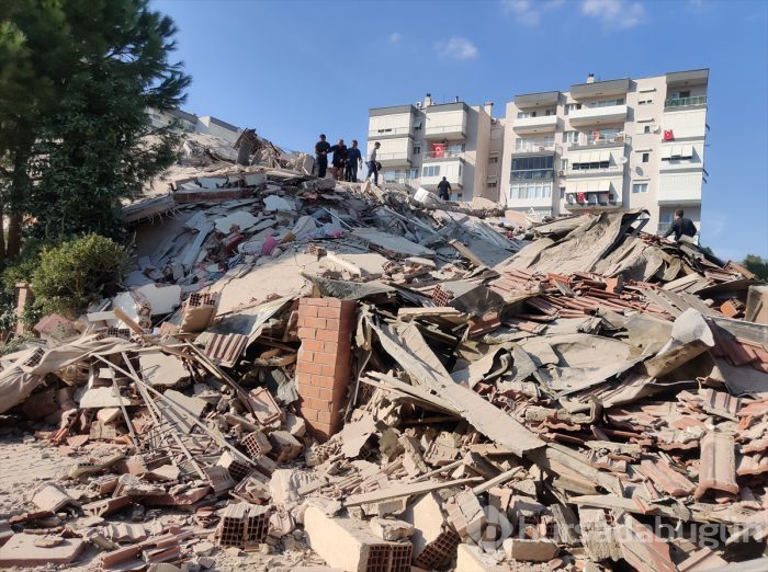 İzmir'deki 6.6'lık depremden kareler