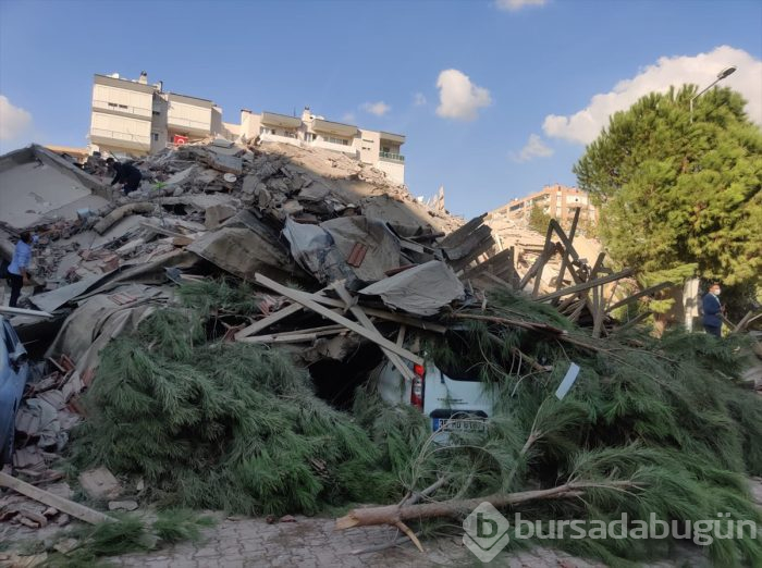 İzmir'deki 6.6'lık depremden kareler
