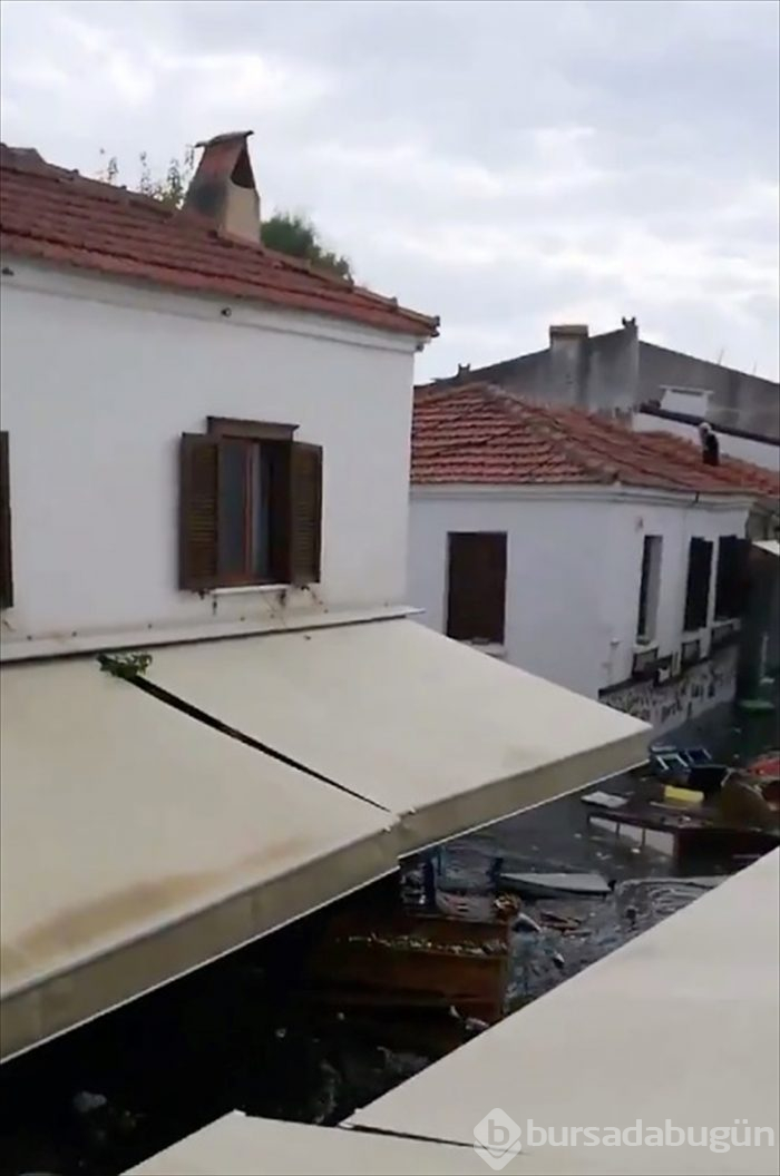 İzmir'deki 6.6'lık depremden kareler