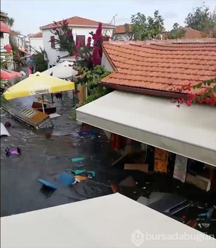 İzmir'deki 6.6'lık depremden kareler