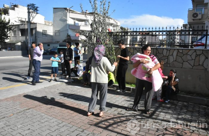 İzmir'deki 6.6'lık depremden kareler
