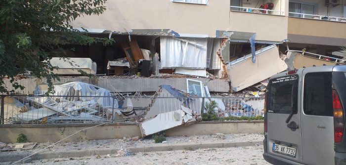 İzmir'deki 6.6'lık depremden kareler