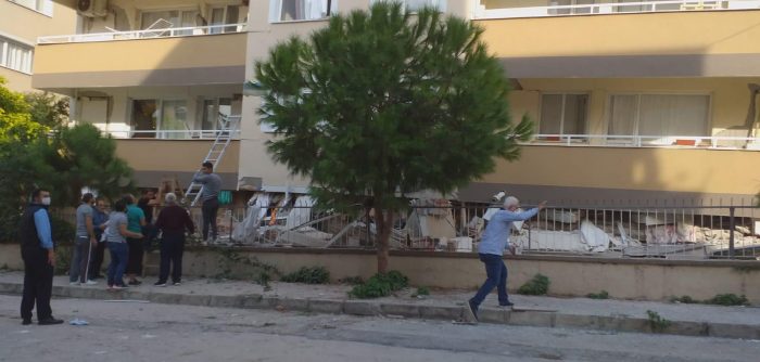 İzmir'deki 6.6'lık depremden kareler