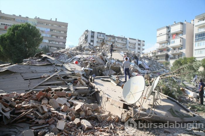 İzmir'deki 6.6'lık depremden kareler