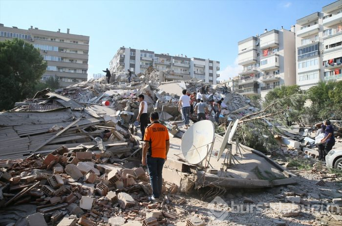İzmir'deki 6.6'lık depremden kareler