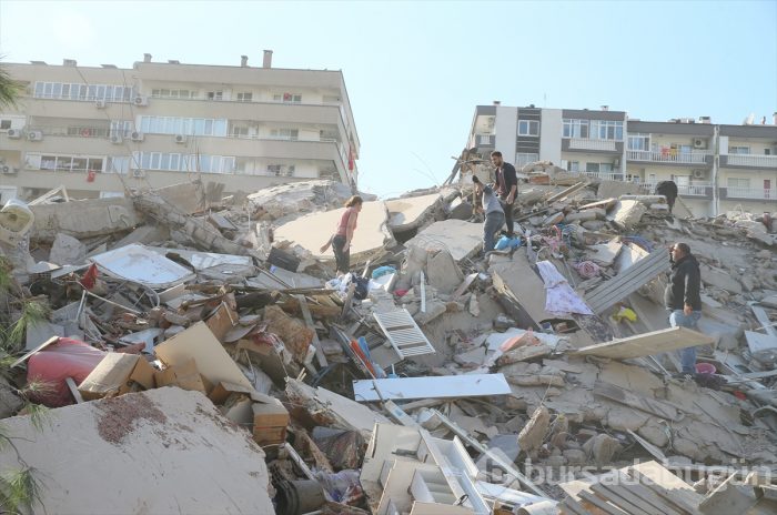 İzmir'deki 6.6'lık depremden kareler