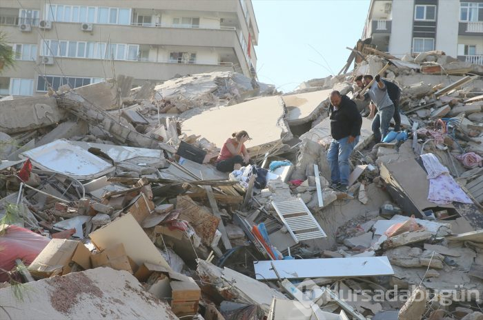 İzmir'deki 6.6'lık depremden kareler