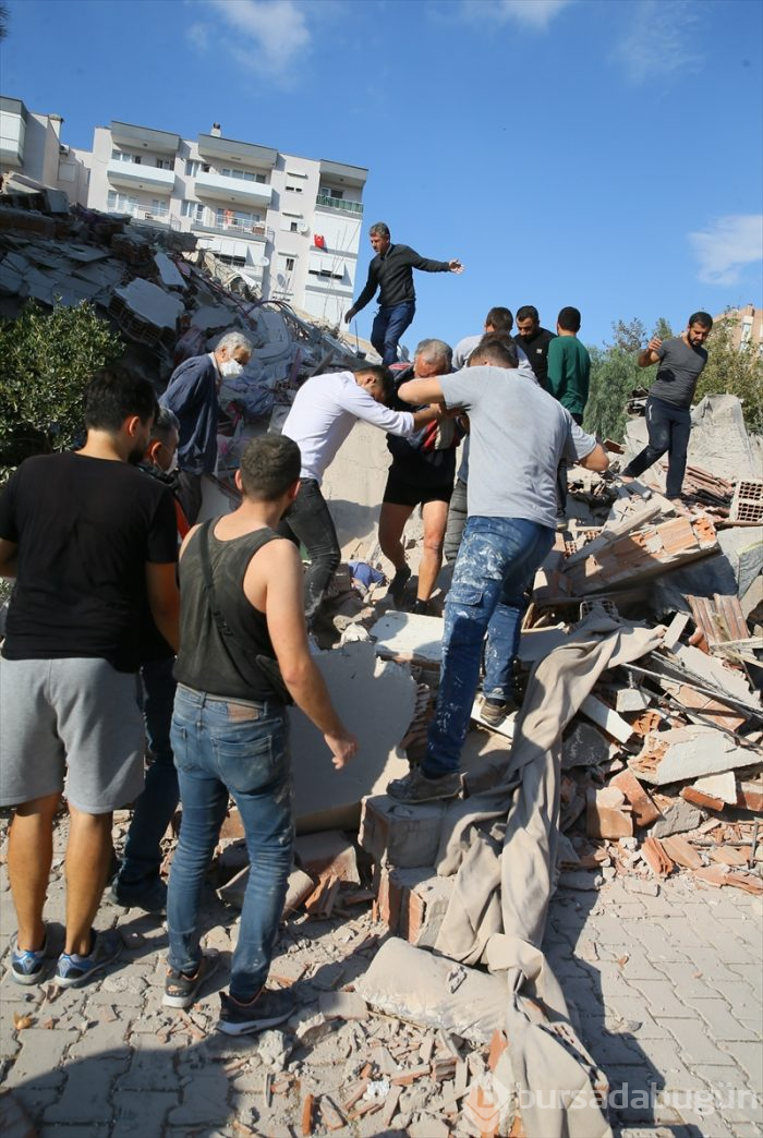 İzmir'deki 6.6'lık depremden kareler