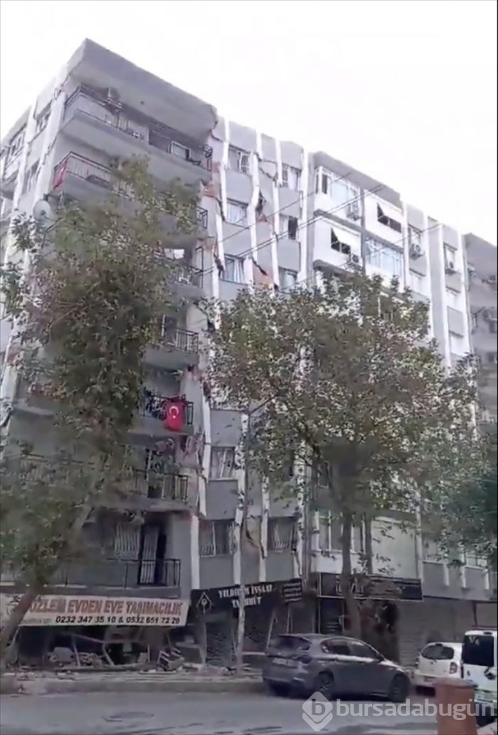 İzmir'deki 6.6'lık depremden kareler