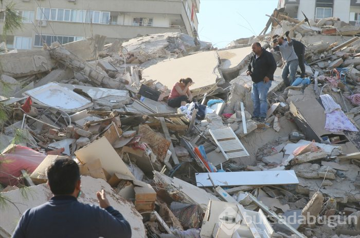 İzmir'deki 6.6'lık depremden kareler