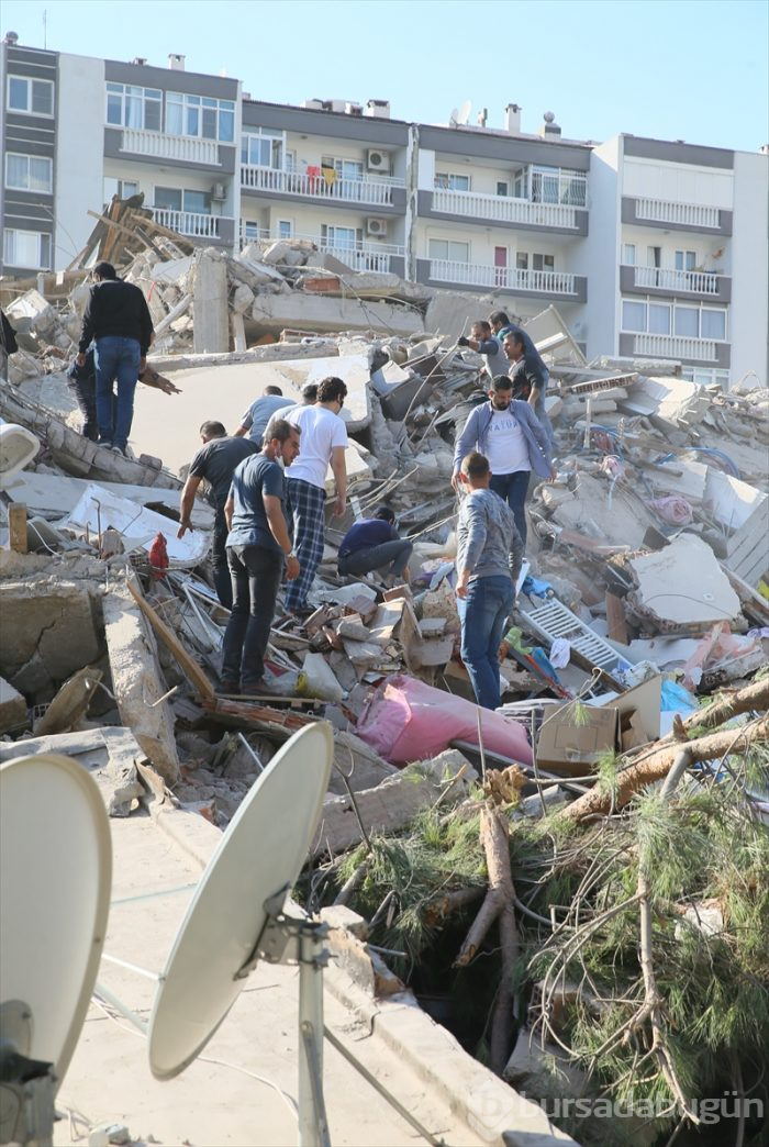 İzmir'deki 6.6'lık depremden kareler
