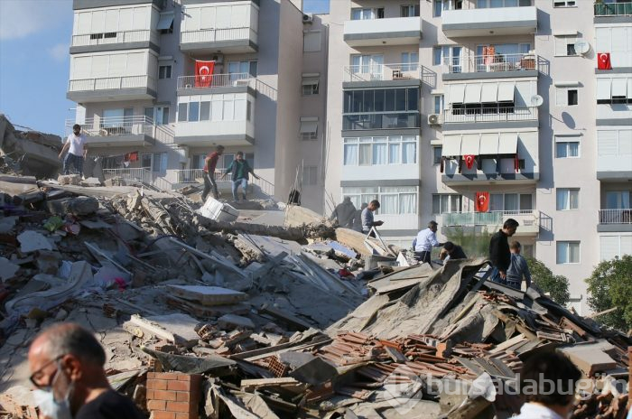 İzmir'deki 6.6'lık depremden kareler