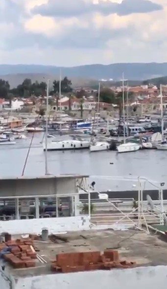 İzmir'deki 6.6'lık depremden kareler
