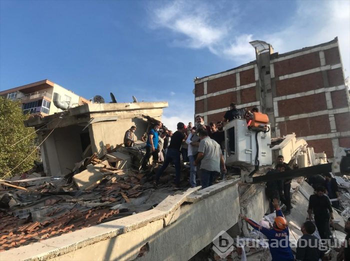 İzmir'deki 6.6'lık depremden kareler