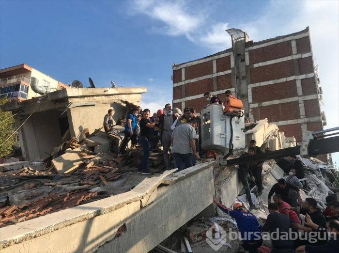 İzmir'deki 6.6'lık depremden kareler