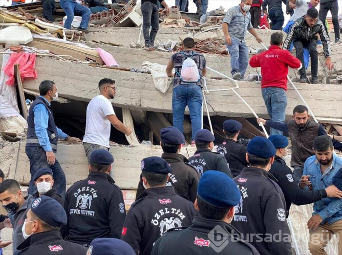 İzmir'deki 6.6'lık depremden kareler