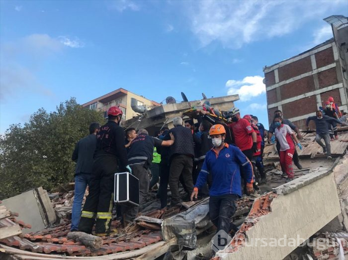 İzmir'deki 6.6'lık depremden kareler