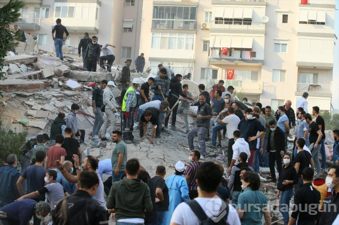 İzmir'deki 6.6'lık depremden kareler