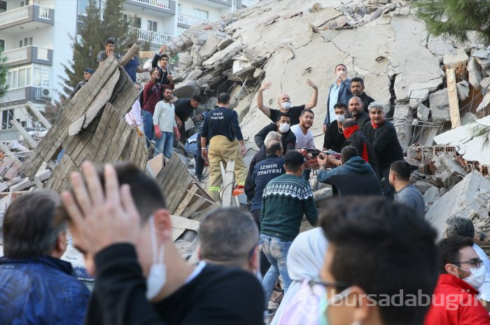 İzmir'deki 6.6'lık depremden kareler
