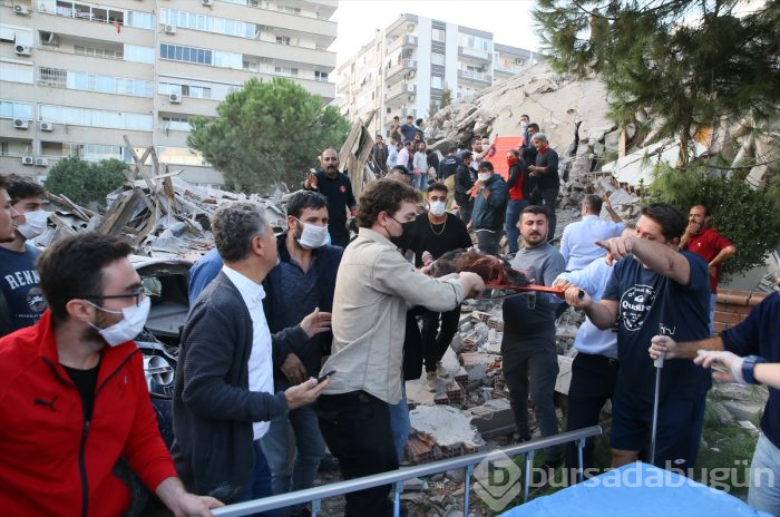 İzmir'deki 6.6'lık depremden kareler