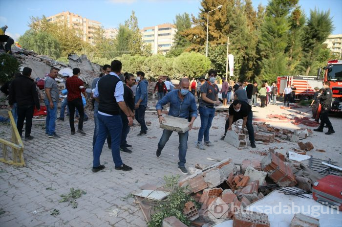 İzmir'deki 6.6'lık depremden kareler