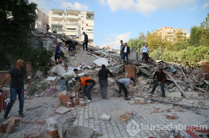 İzmir'deki 6.6'lık depremden kareler