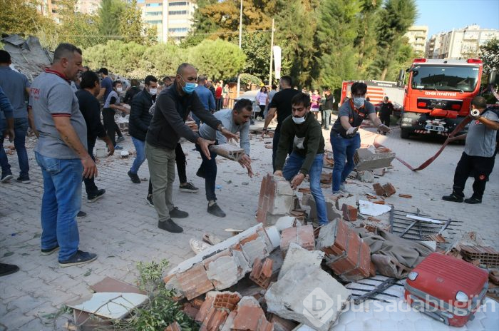 İzmir'deki 6.6'lık depremden kareler