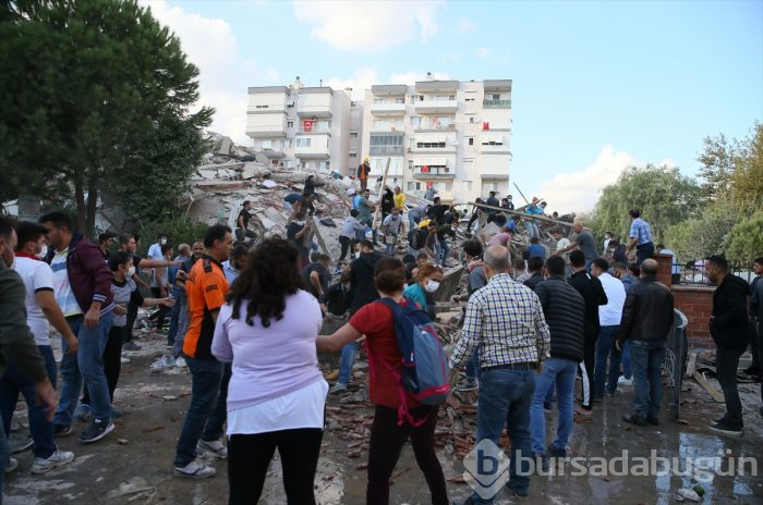 İzmir'deki 6.6'lık depremden kareler