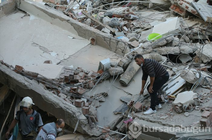 İzmir'deki 6.6'lık depremden kareler
