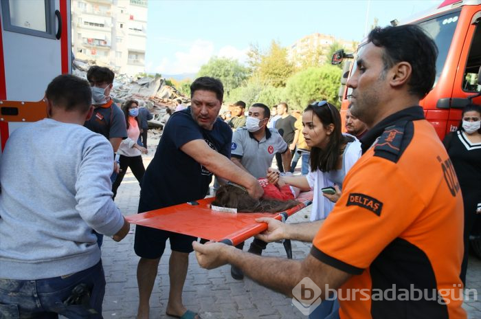 İzmir'deki 6.6'lık depremden kareler