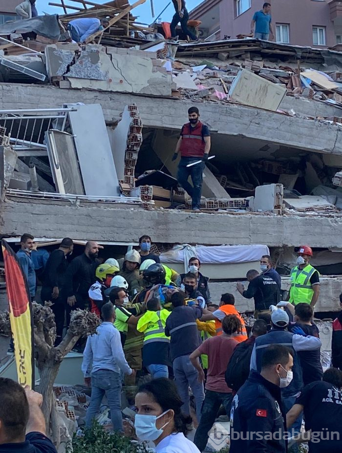 İzmir'deki 6.6'lık depremden kareler
