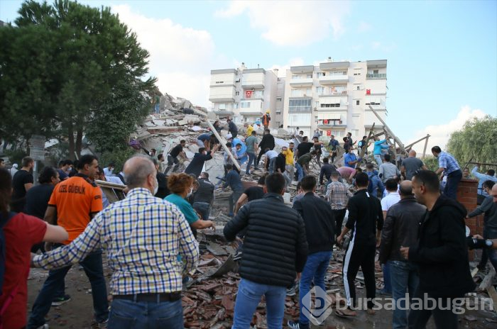 İzmir'deki 6.6'lık depremden kareler