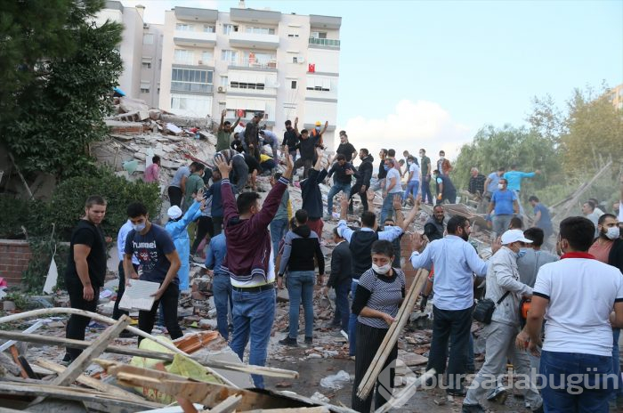 İzmir'deki 6.6'lık depremden kareler
