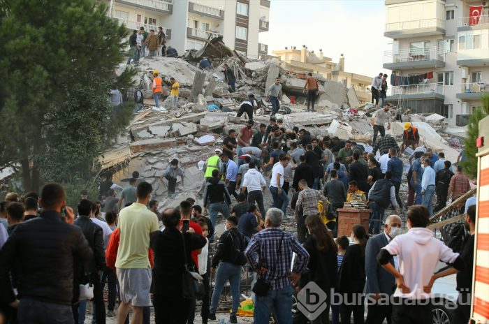İzmir'deki 6.6'lık depremden kareler