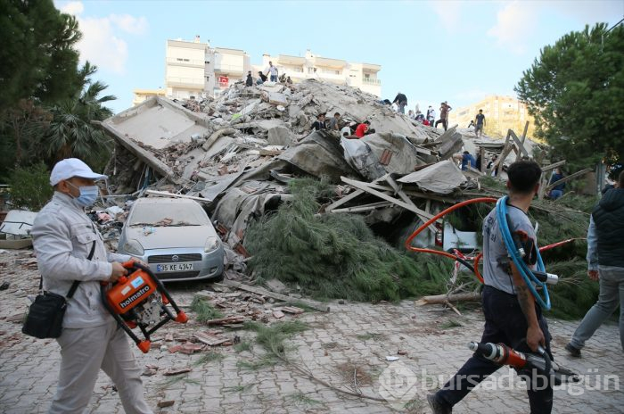 İzmir'deki 6.6'lık depremden kareler
