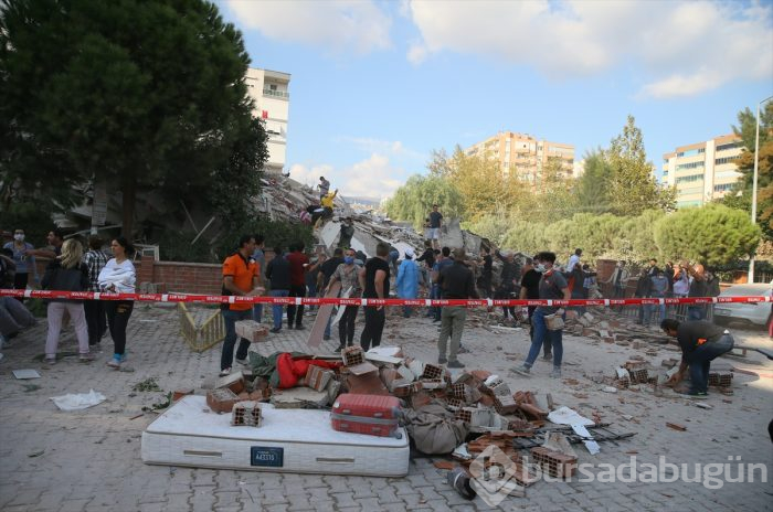 İzmir'deki 6.6'lık depremden kareler