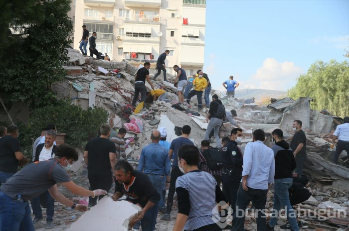 İzmir'deki 6.6'lık depremden kareler