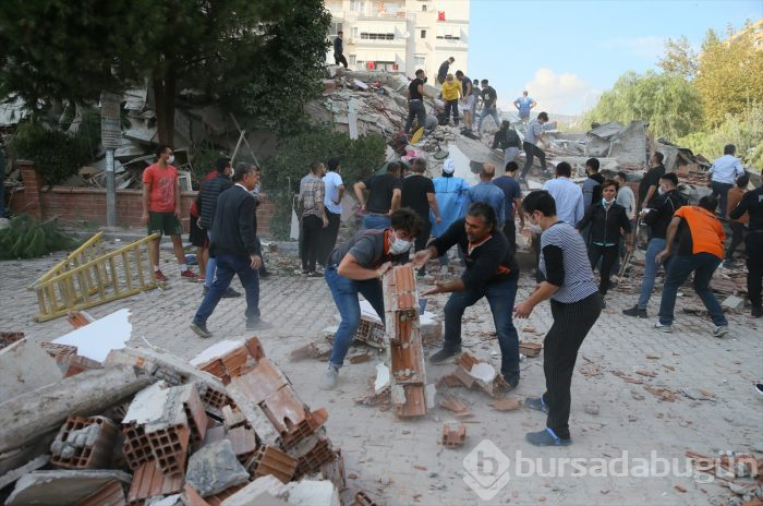 İzmir'deki 6.6'lık depremden kareler