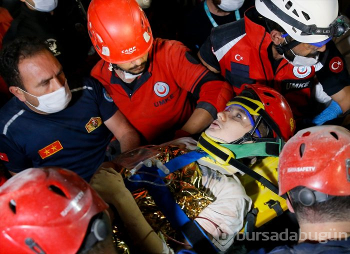 İzmir'deki 6.6'lık depremden kareler
